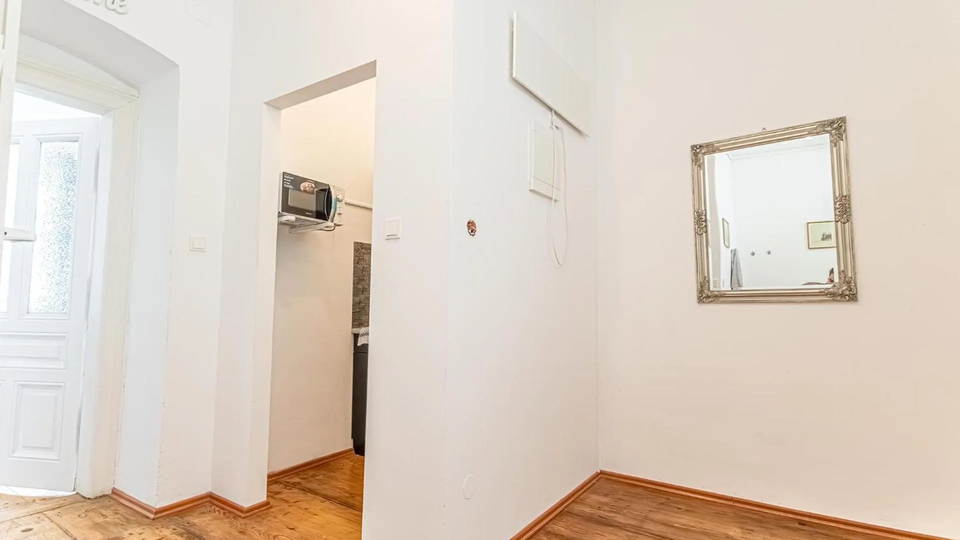 Stylish 1Br Apartment- Near Westbahnhof U3&U6 Vienna Apartment